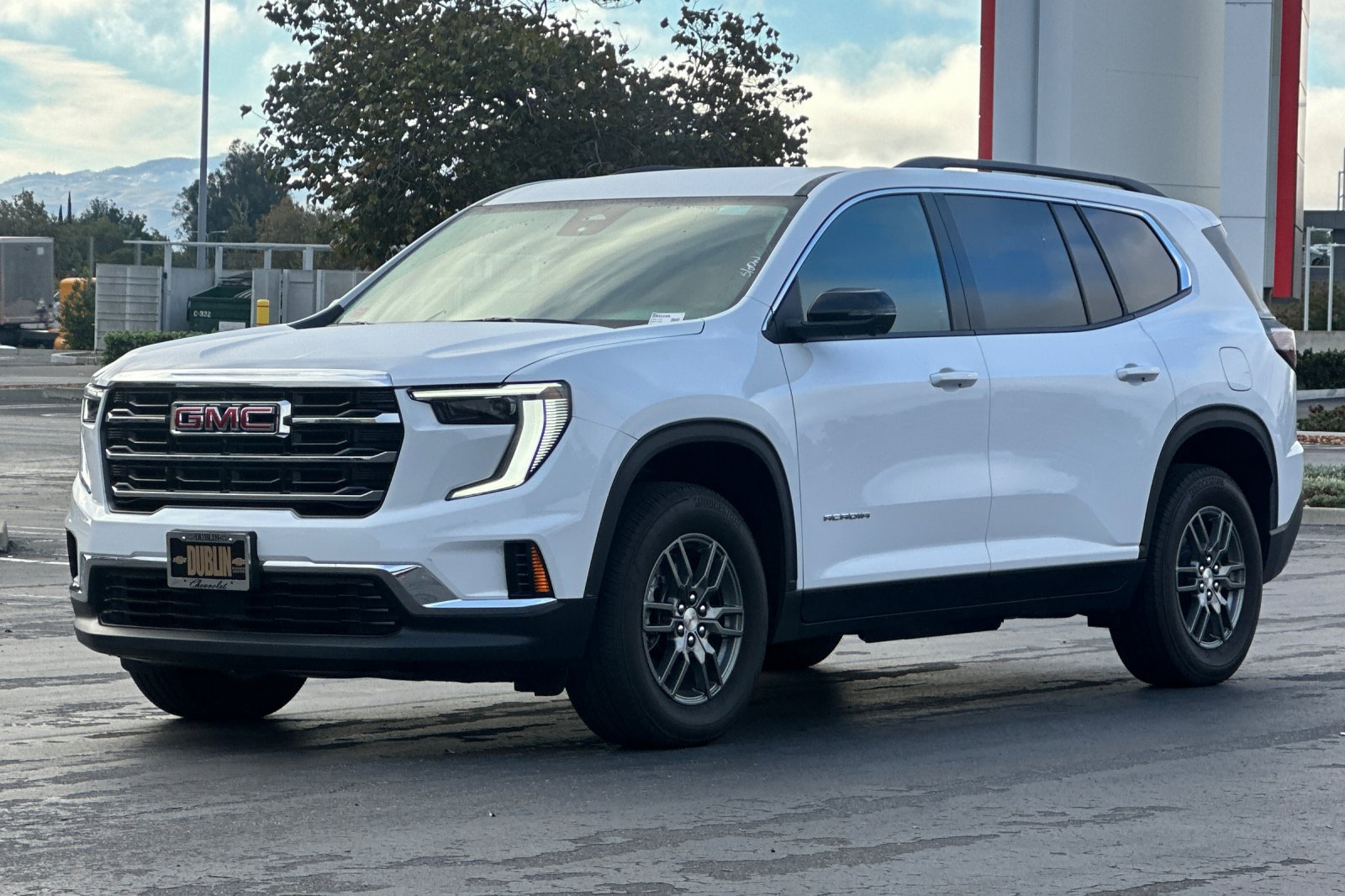 Used 2026 GMC Acadia Elevation FWD image 8