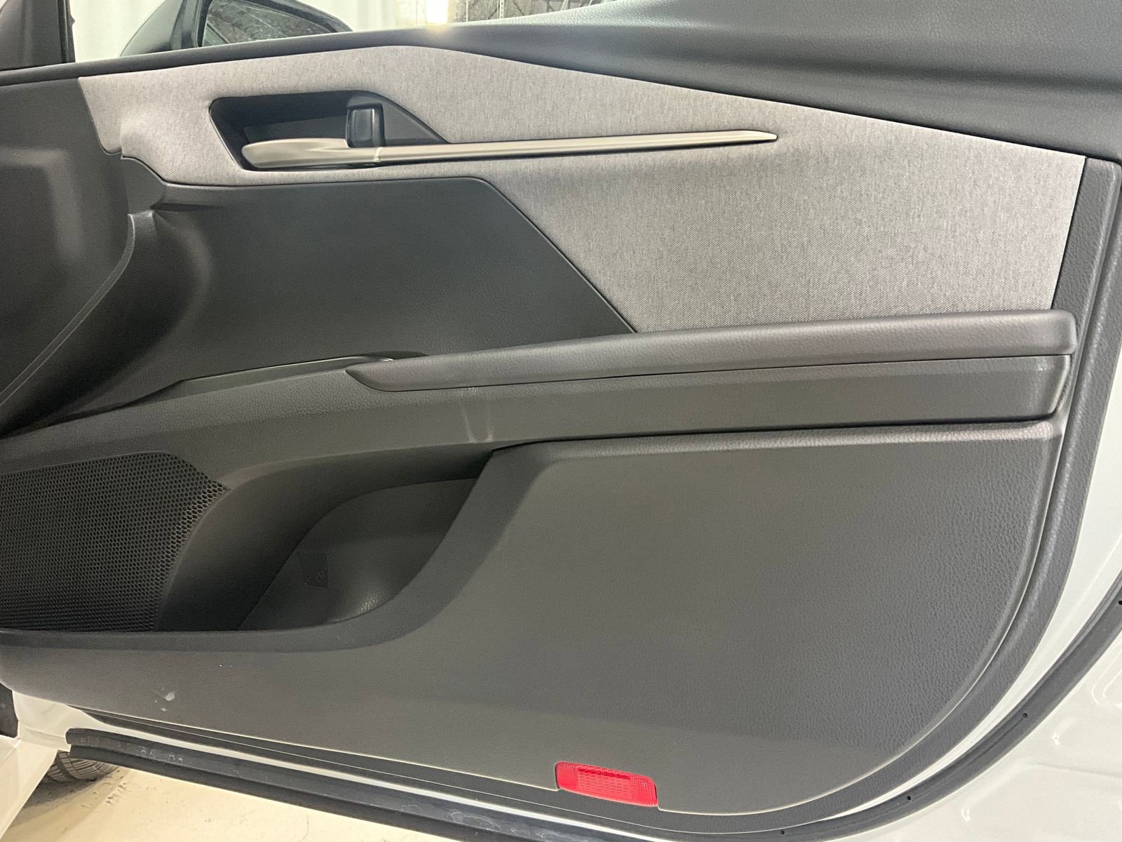 Used 2025 Toyota Camry LE w/ Convenience Package image 20