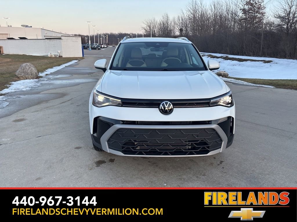 Used 2025 Volkswagen Taos SE image 12