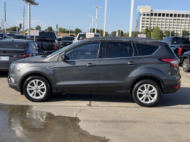 Used 2018 Ford Escape SE w/ Ford Safe & Smart Package AWD/4WD image 3