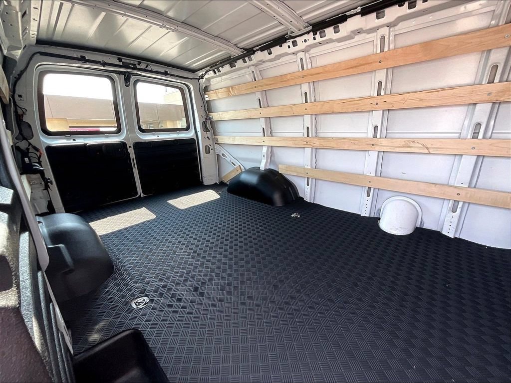 Used 2025 GMC Savana 2500 w/ Driver Convenience Package RWD image 15
