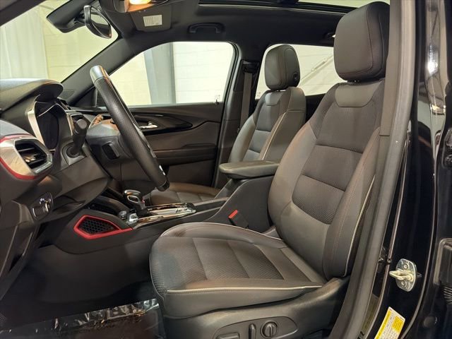 Used 2023 Chevrolet TrailBlazer RS w/ Sun and Liftgate Package image 11