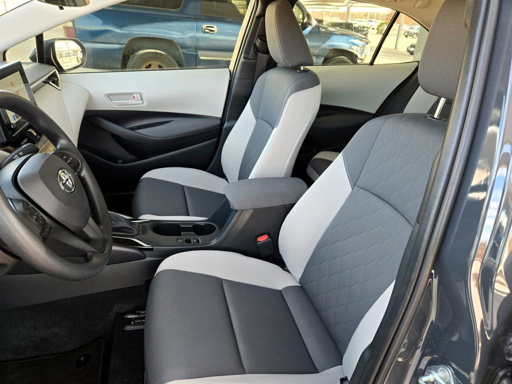 Used 2026 Toyota Corolla LE image 25