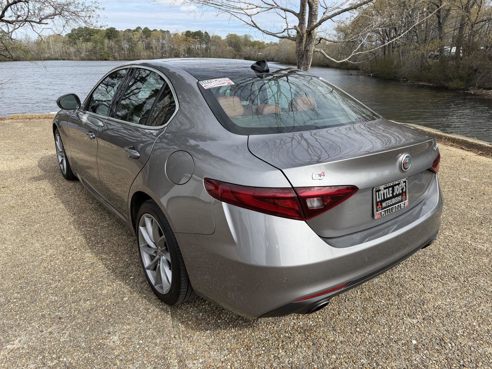 Used 2017 Alfa Romeo Giulia AWD w/ Cold Weather Package image 5