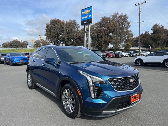 Used 2019 Cadillac XT4 Premium Luxury w/ Cold Weather Package FWD image 3