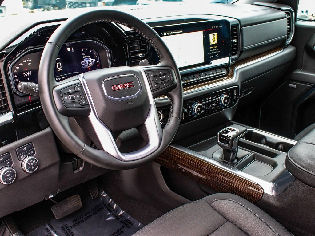 Used 2025 GMC Sierra 1500 Elevation w/ Preferred Package image 15