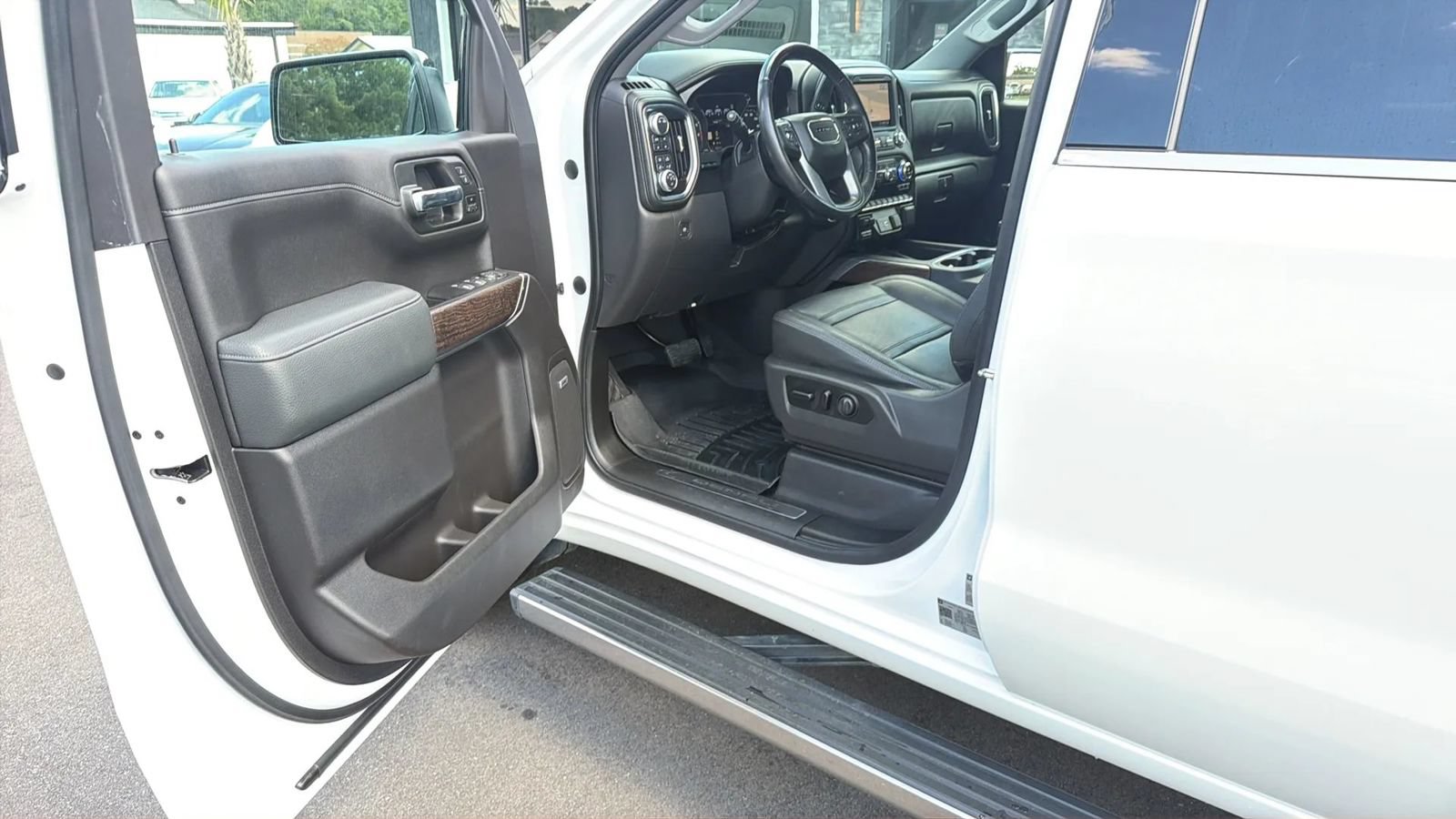 Used 2020 GMC Sierra 1500 Denali w/ Denali Ultimate Package AWD/4WD image 13