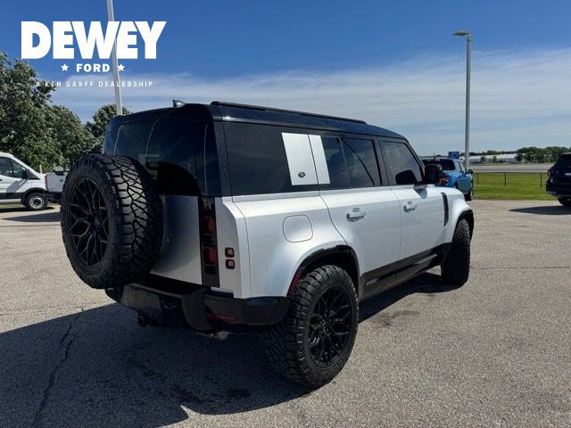 Used 2024 Land Rover Defender 110 X-Dynamic SE AWD/4WD image 8