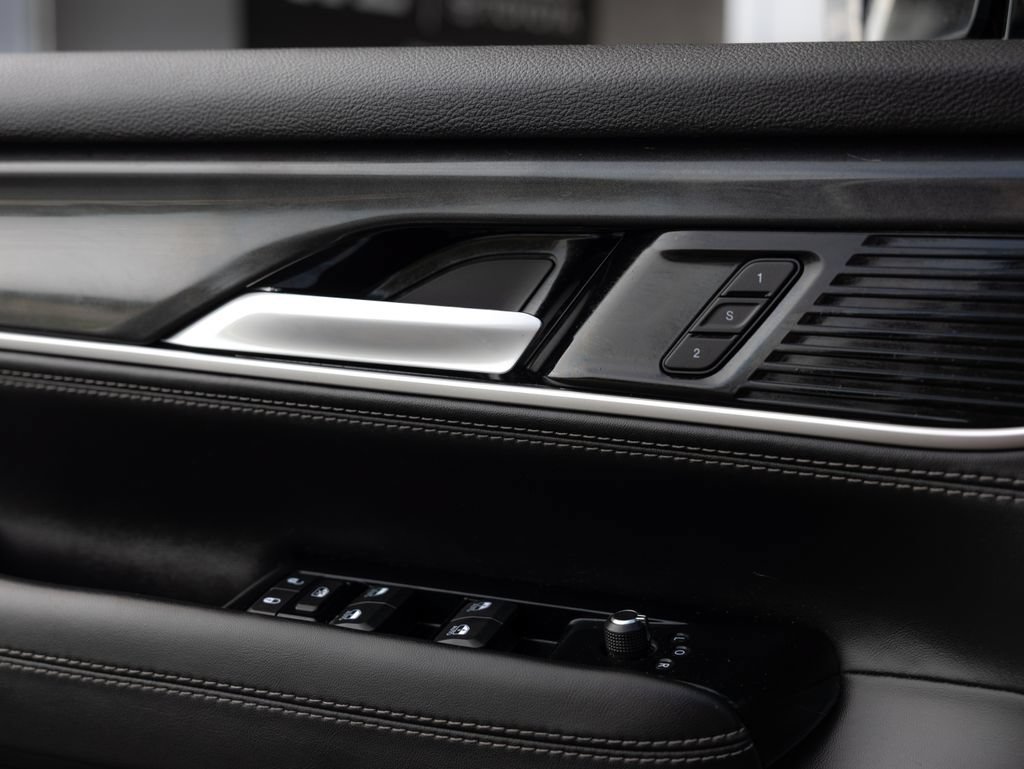 Used 2022 Jeep Wagoneer Series I AWD/4WD image 24