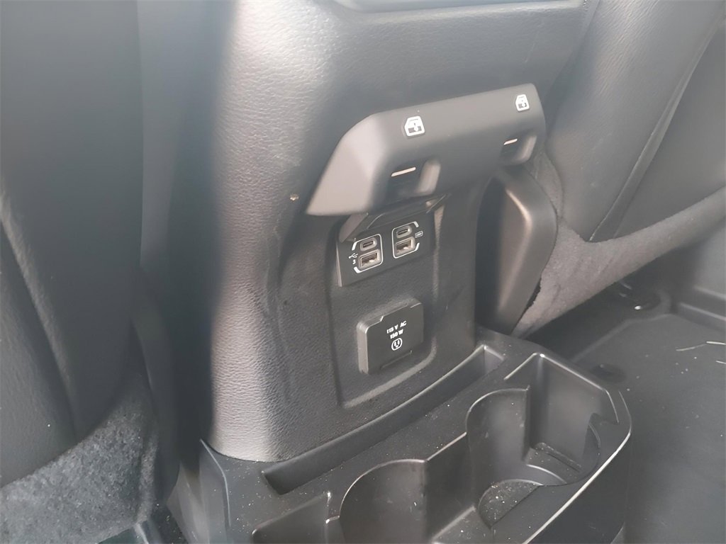 Used 2018 Jeep Wrangler Unlimited Sahara image 17