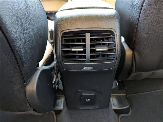 Used 2020 Ford Escape Titanium w/ Titanium Premium Package 2.0 image 17