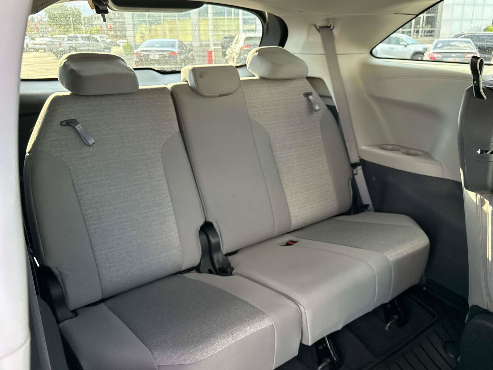 Used 2024 Toyota Sienna LE w/ LE Plus Package AWD/4WD image 17