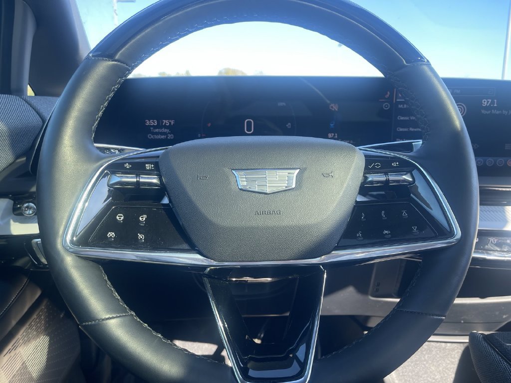 Used 2025 Cadillac Optiq Sport 2 w/ LPO, Floor Liner Package AWD/4WD image 11
