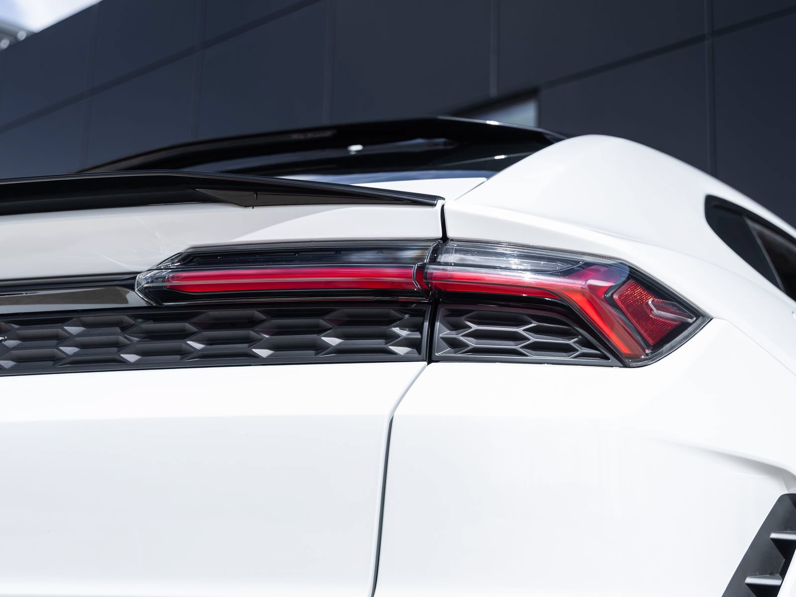 Used 2025 Lamborghini Urus S AWD/4WD image 14