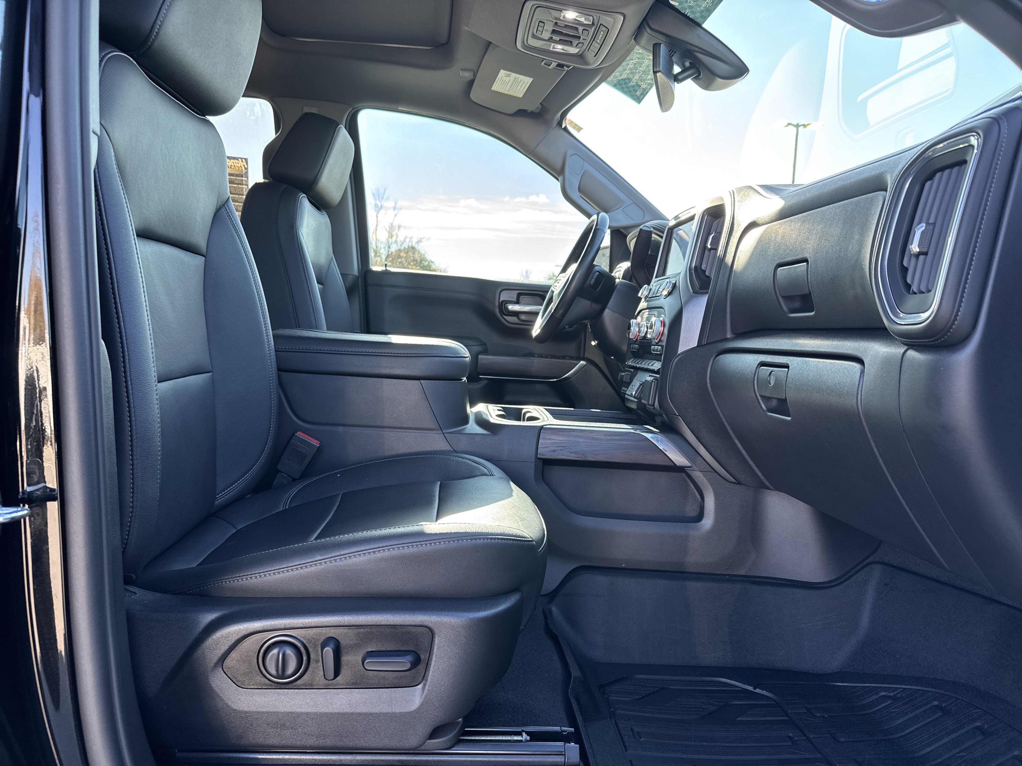 Used 2021 GMC Sierra 1500 SLT w/ SLT Premium Plus Package image 31