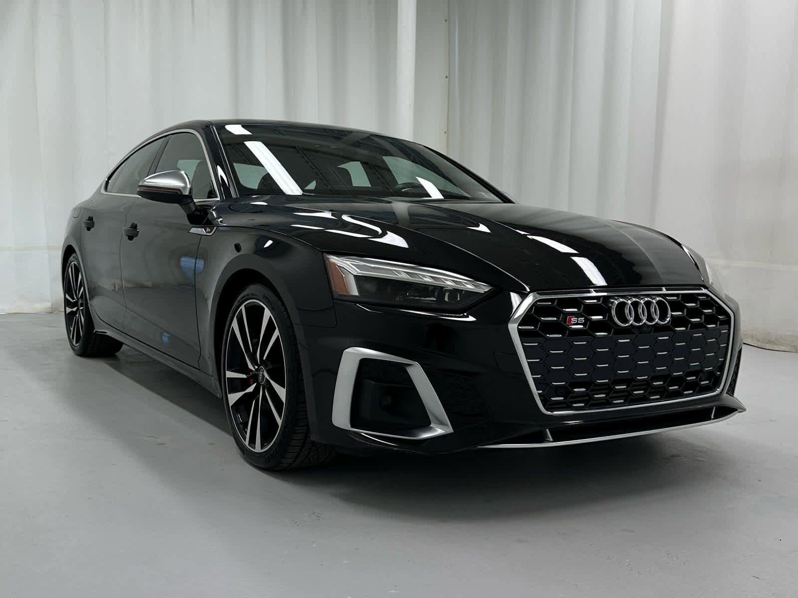 Used 2021 Audi S5 Premium Plus w/ Premium Plus Package image 2