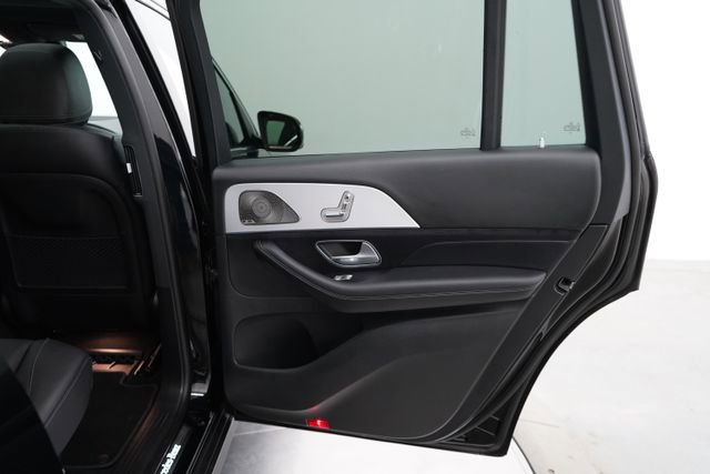 Used 2025 Mercedes-Benz GLS 450 4MATIC image 64