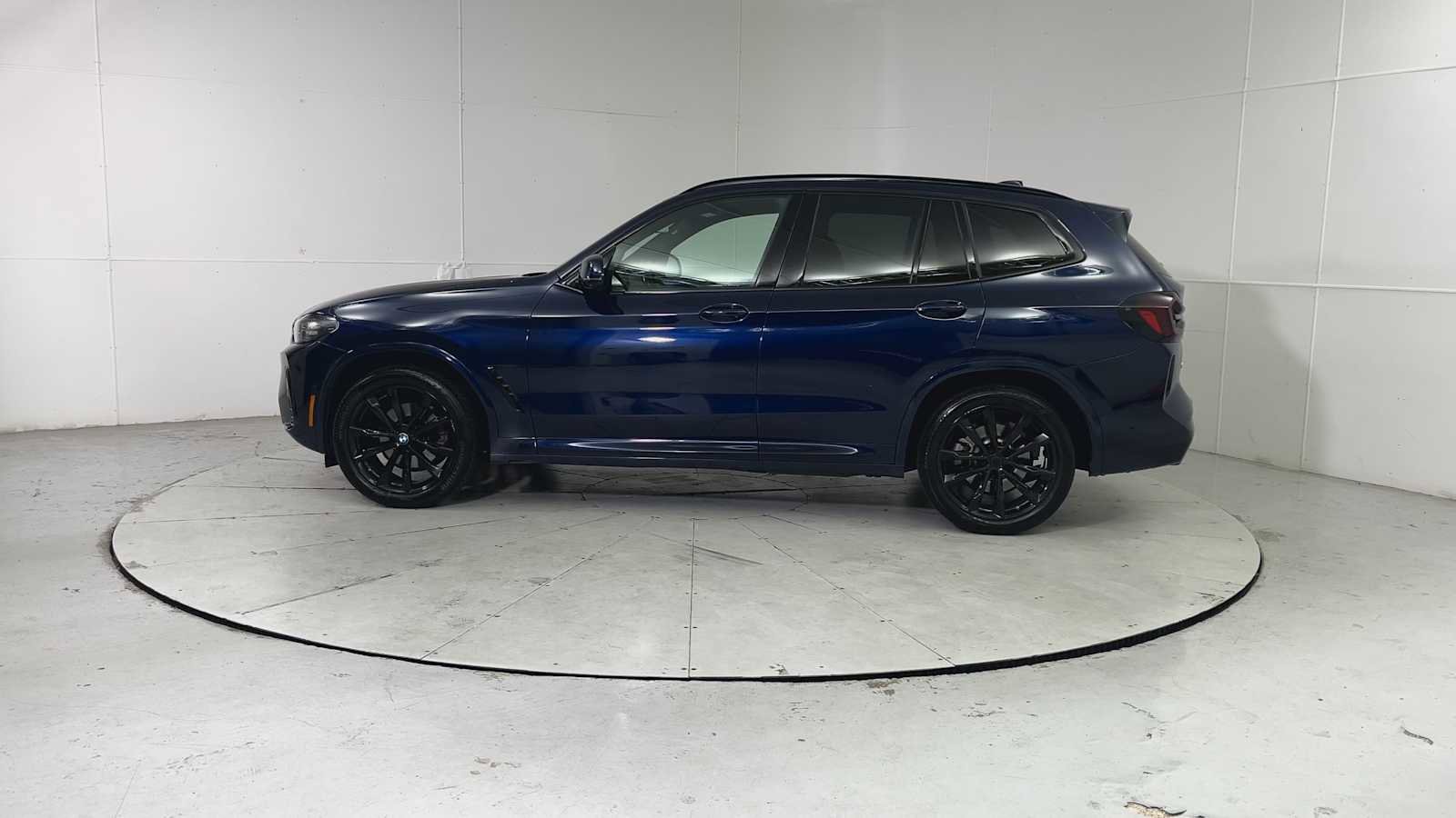 Used 2023 BMW X3 xDrive30i w/ M Sport Package image 5