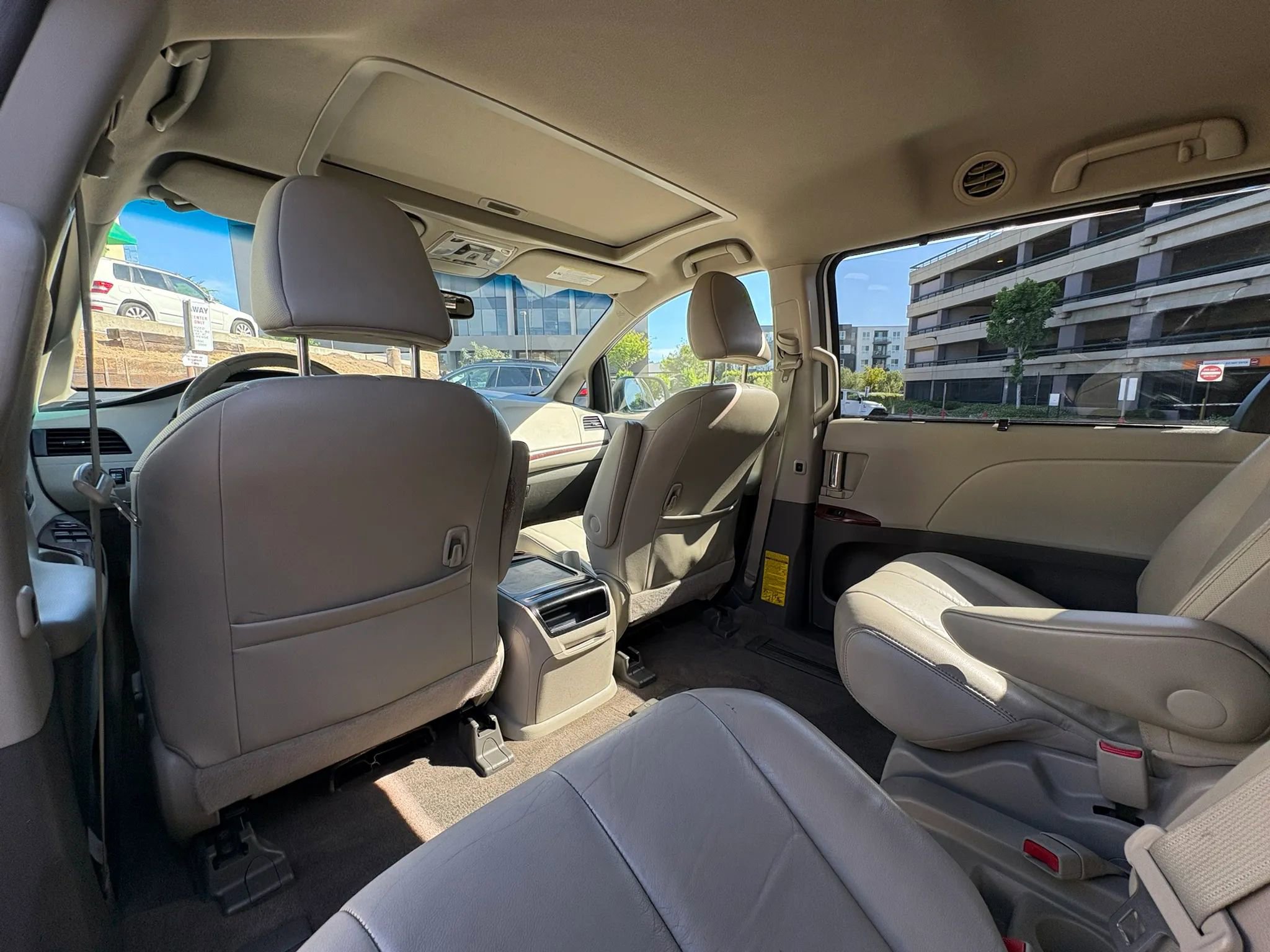 Used 2012 Toyota Sienna XLE FWD image 14