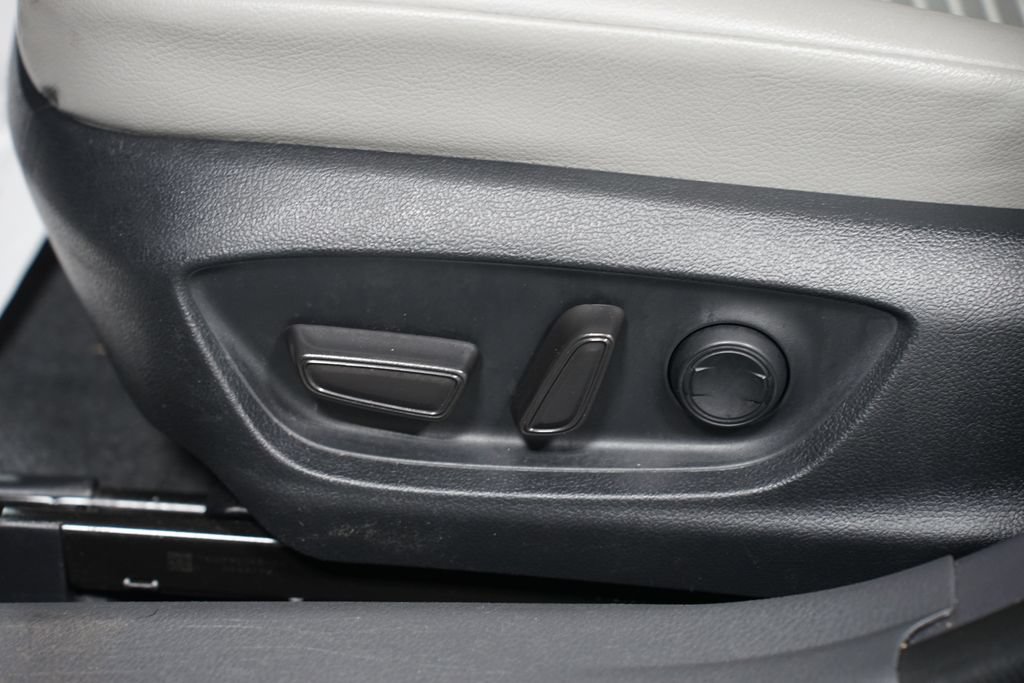 Used 2023 Toyota Camry SE FWD image 31