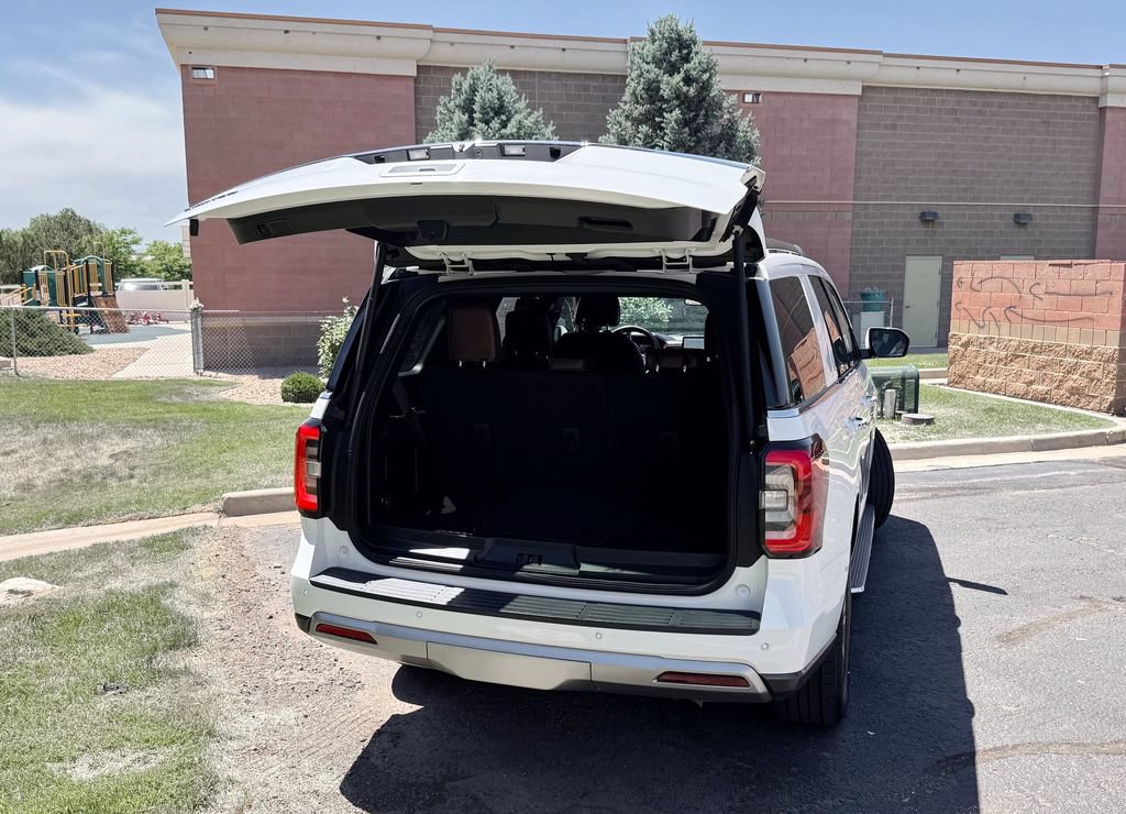 Used 2022 Ford Expedition Limited AWD/4WD image 8