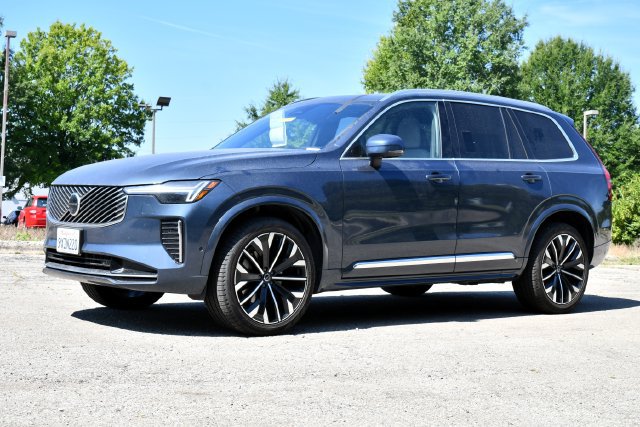 Certified 2026 Volvo XC90 B6 Plus AWD/4WD image 3