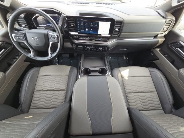 Used 2025 Chevrolet Silverado 2500 ZR2 w/ Technology Package image 28