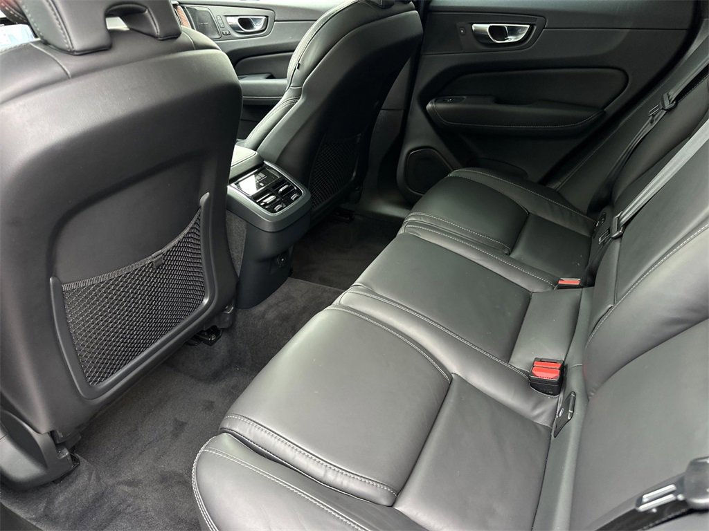 Certified 2023 Volvo XC60 B5 Ultimate image 11