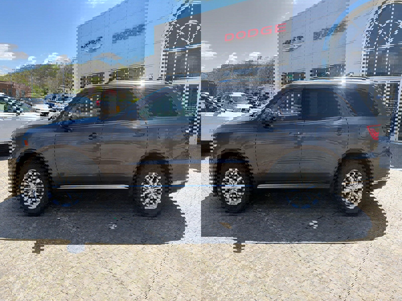 Used 2020 Dodge Durango SXT image 5