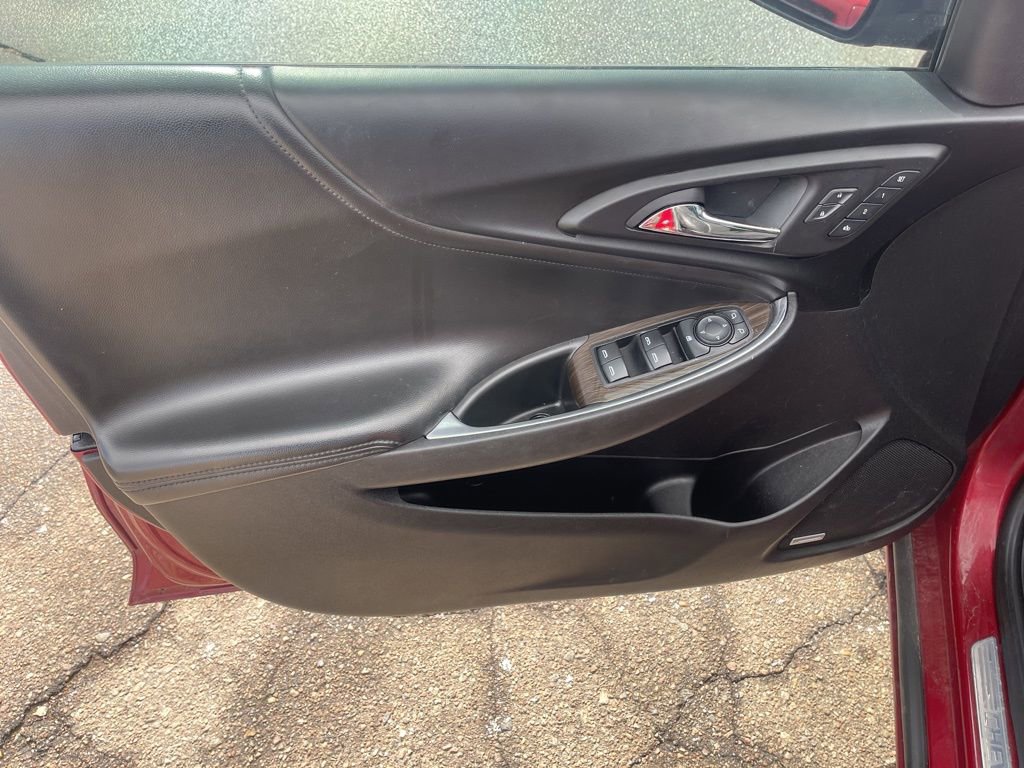 Used 2018 Chevrolet Malibu Premier image 20