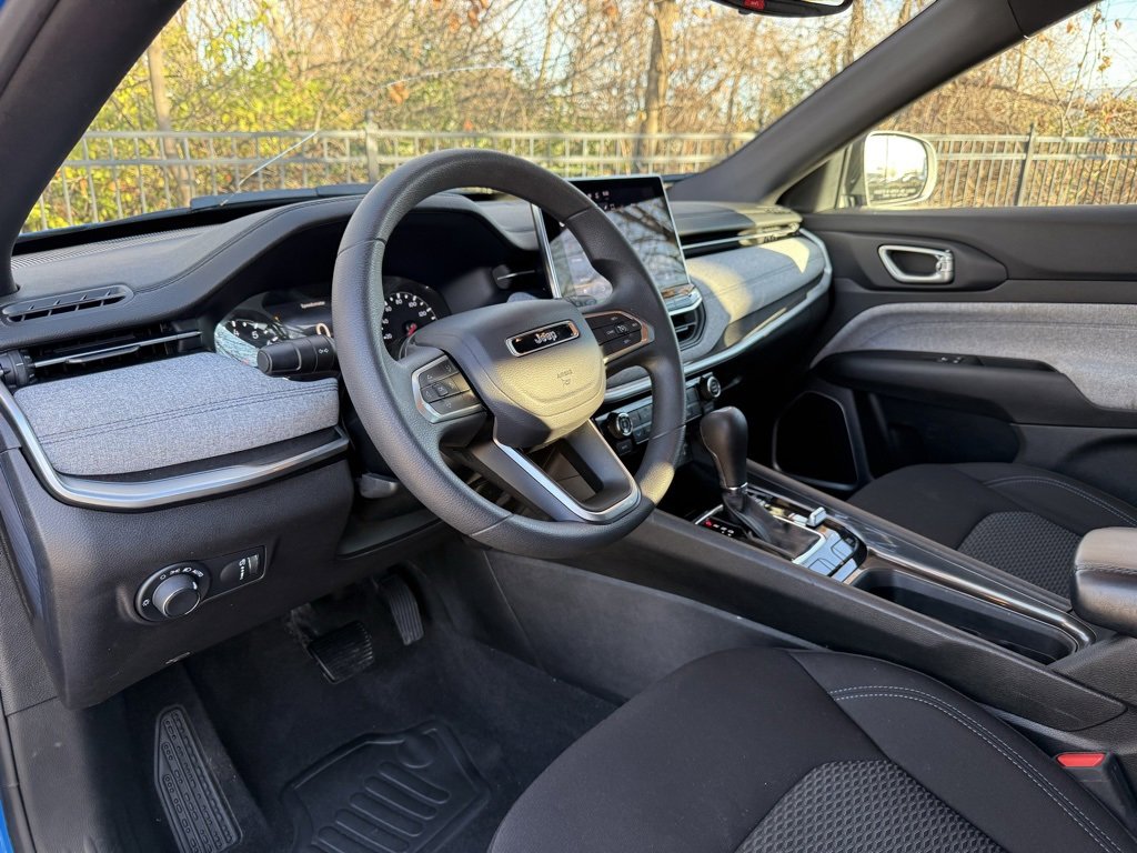 Used 2024 Jeep Compass Sport image 8