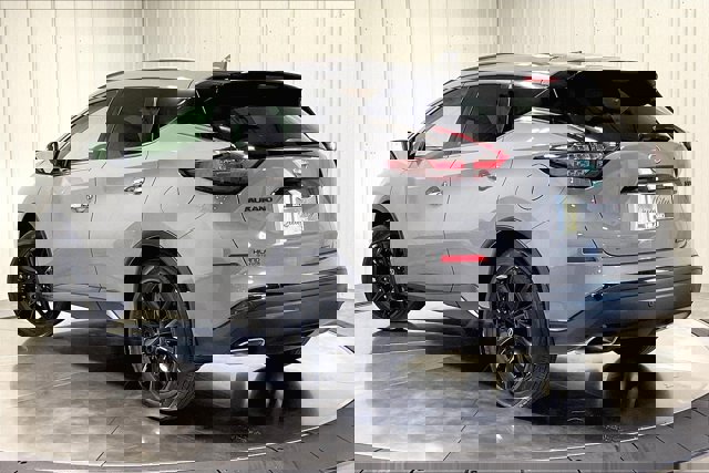 Used 2024 Nissan Murano SV w/ SV Midnight Edition Package image 12