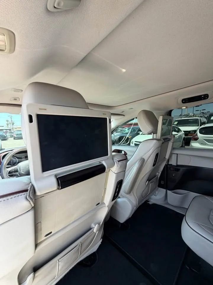 Used 2018 Chrysler Pacifica Limited FWD image 7