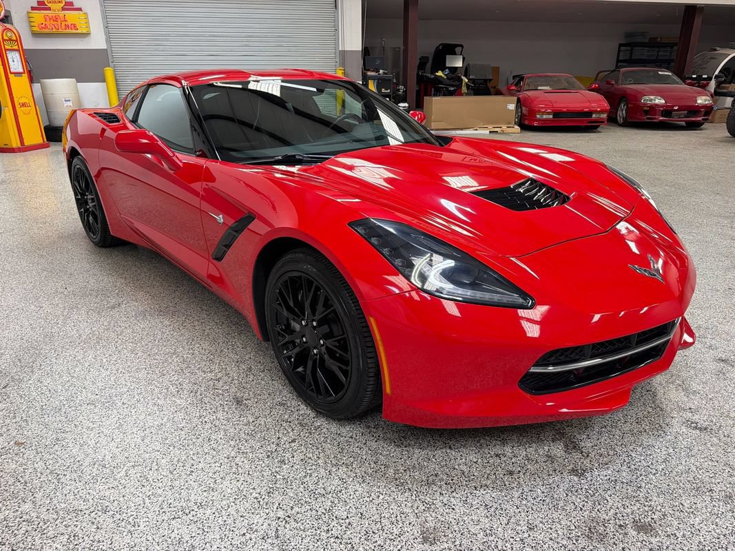 Used 2019 Chevrolet Corvette Stingray Coupe w/ 1LT RWD image 11