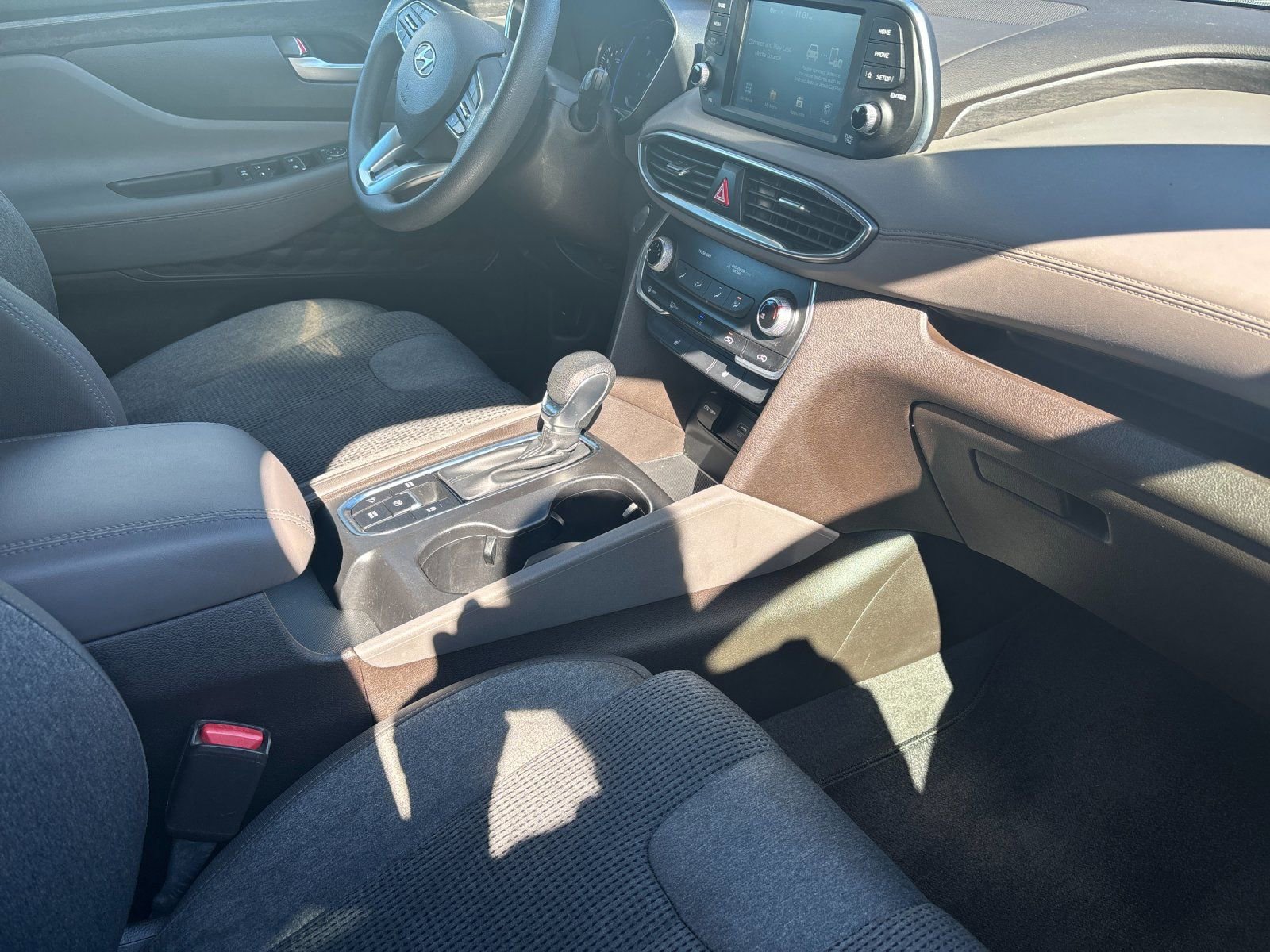 Used 2019 Hyundai Santa Fe SEL image 17