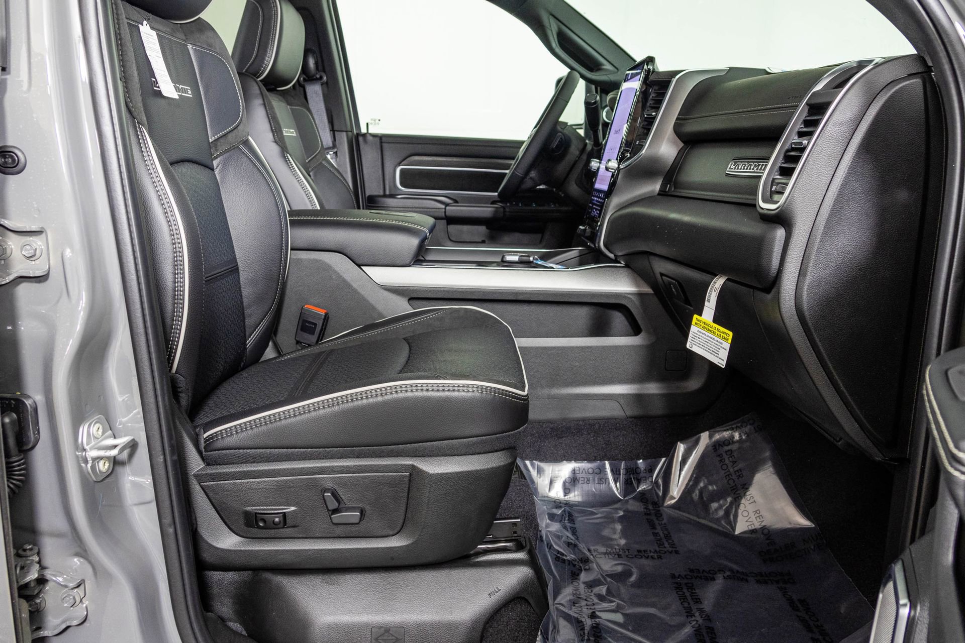 New 2026 RAM 2500 Laramie AWD/4WD image 41