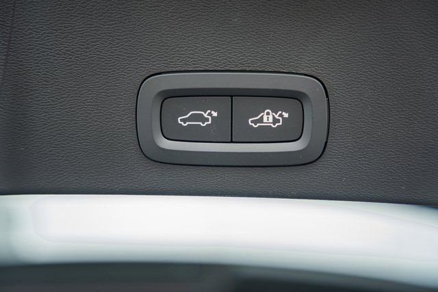 Used 2026 Volvo XC40 B5 Ultra w/ Protection Package Premier image 11