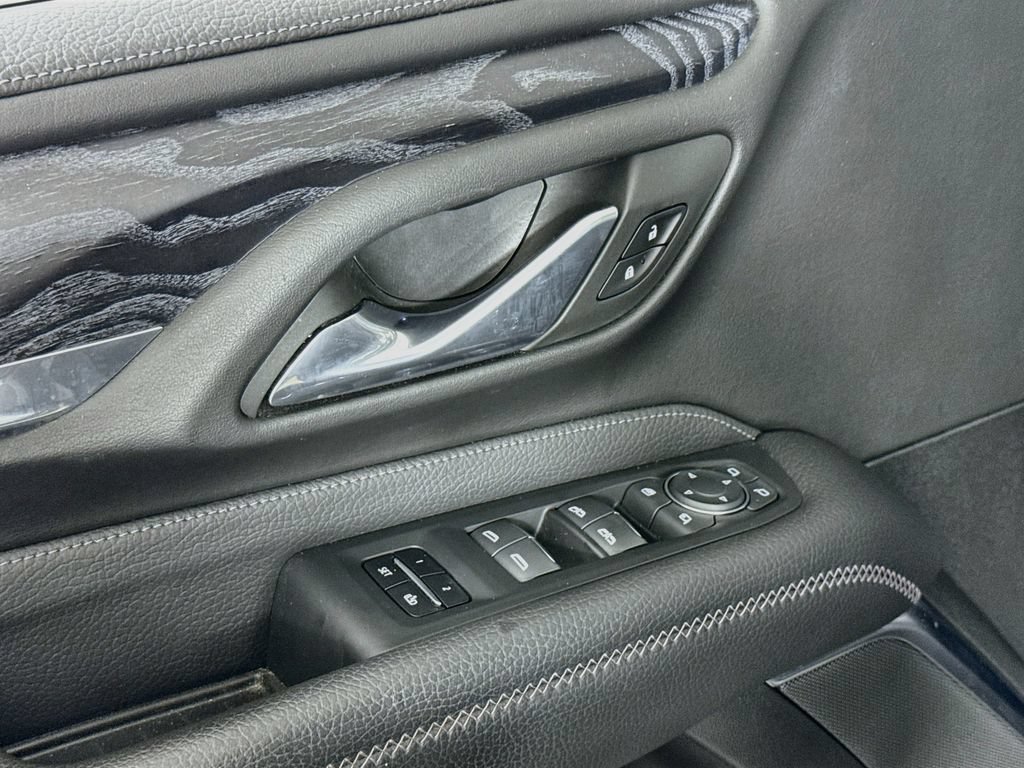 Used 2021 GMC Yukon XL Denali AWD/4WD image 18