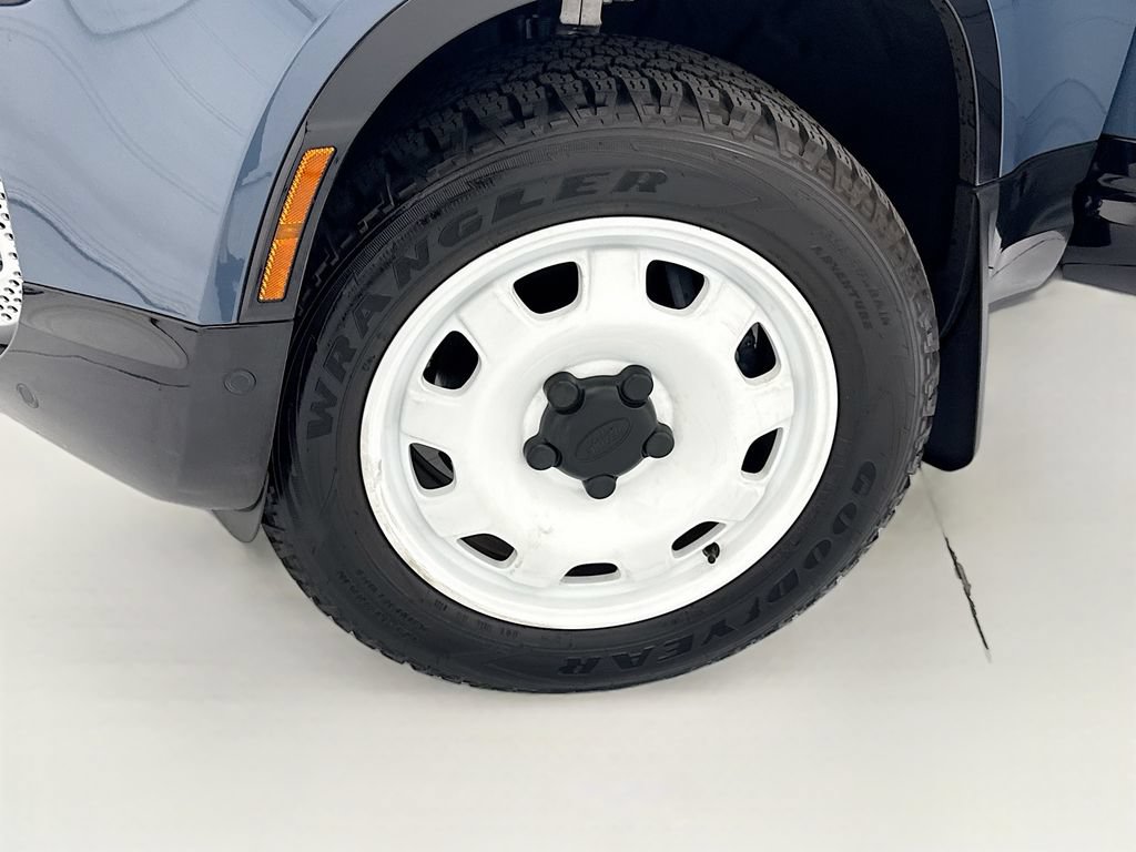 Certified 2025 Land Rover Defender 110 S AWD/4WD image 29