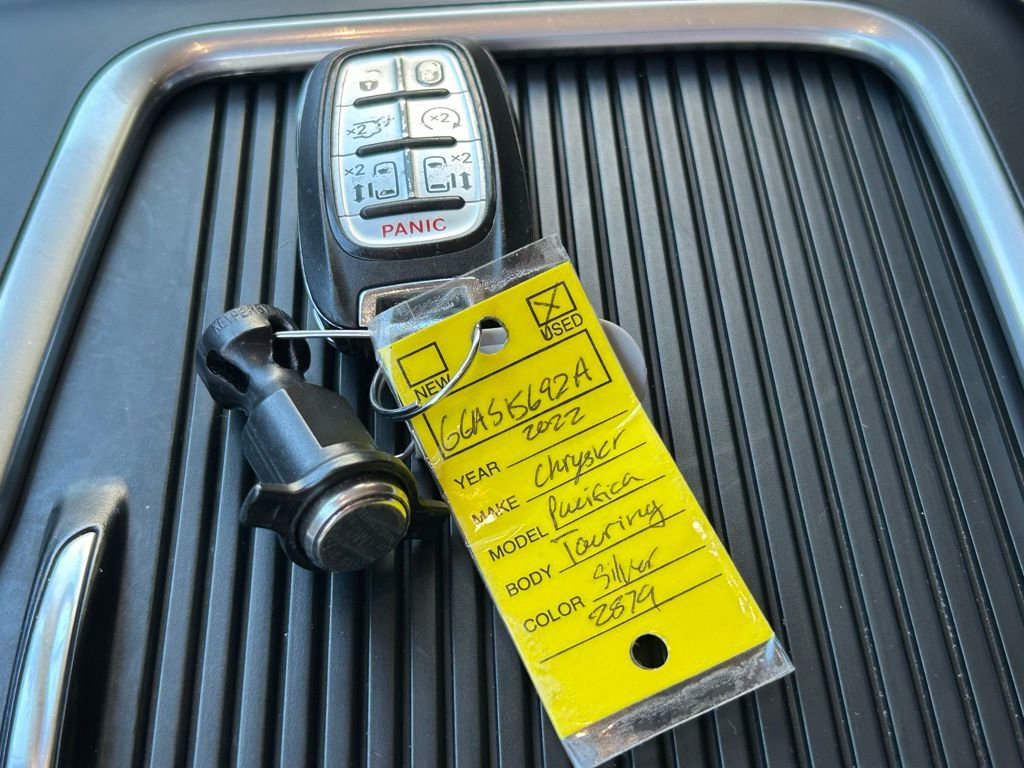 Used 2022 Chrysler Pacifica Touring-L image 65