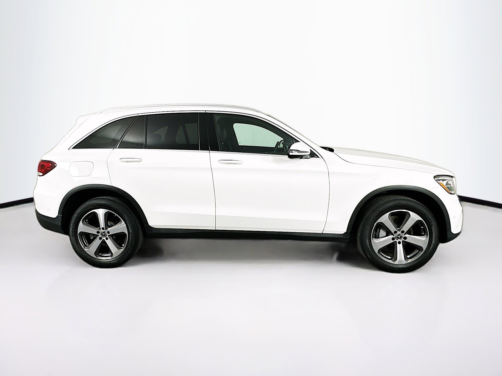 Used 2022 Mercedes-Benz GLC 300 4MATIC w/ Driver Assistance Package image 10