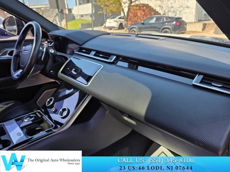 Used 2018 Land Rover Range Rover Velar R-Dynamic SE AWD/4WD image 16