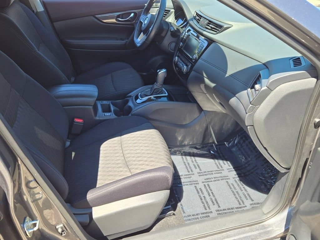 Used 2018 Nissan Rogue SV FWD image 4
