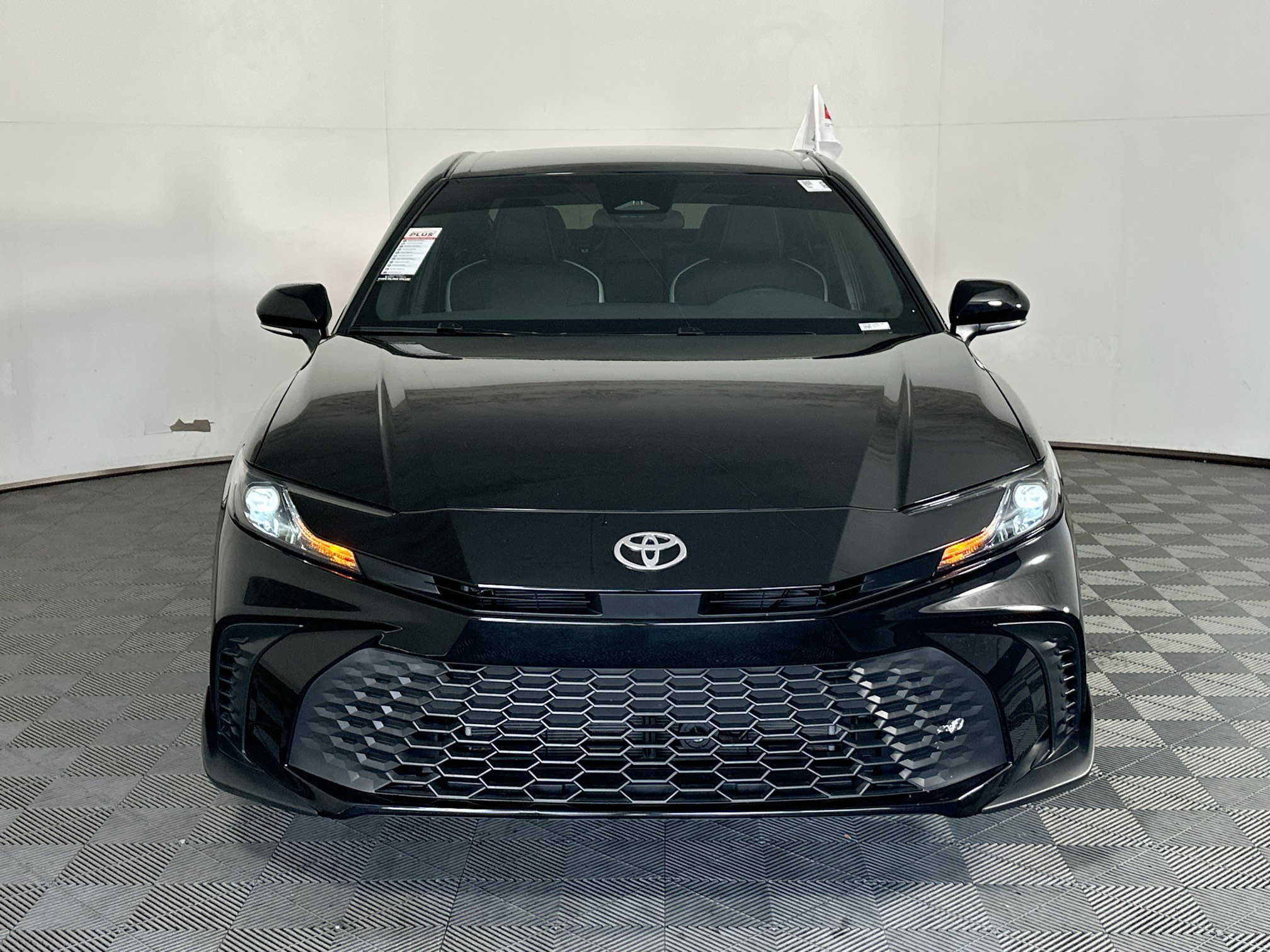 Used 2026 Toyota Camry SE FWD image 8