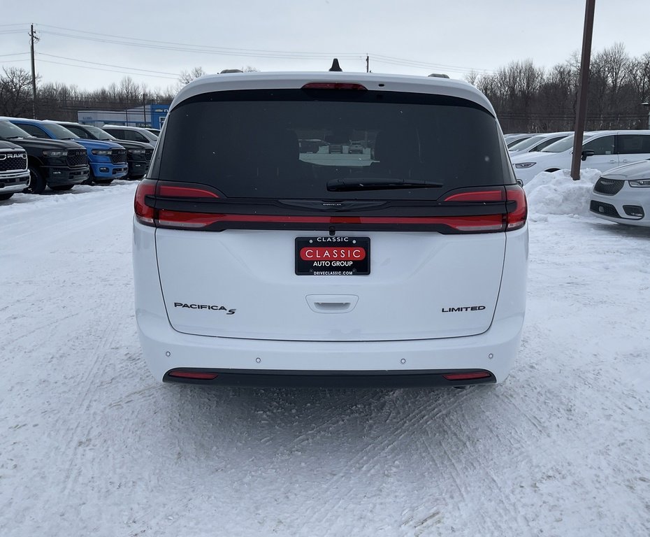 New 2026 Chrysler Pacifica Limited w/ Uconnect Theater Family Group image 6