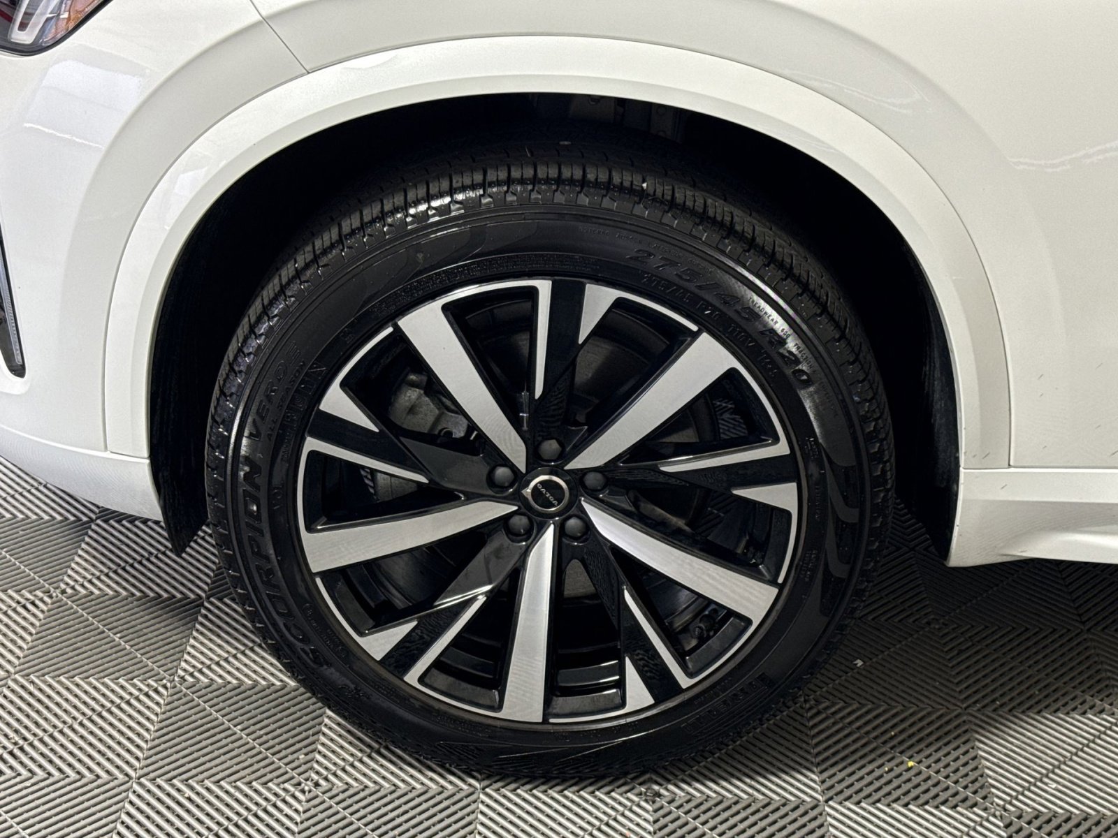 Used 2025 Volvo XC90 B6 Core w/ Climate Package AWD/4WD image 12