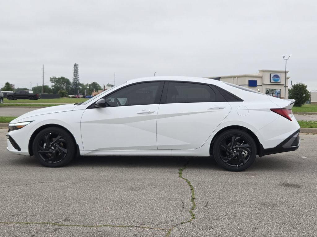 New 2026 Hyundai Elantra SEL FWD image 4
