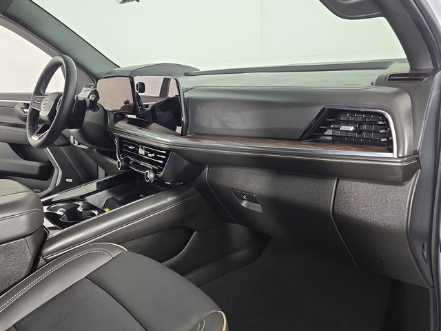 Used 2026 Chevrolet Suburban Premier AWD/4WD image 23