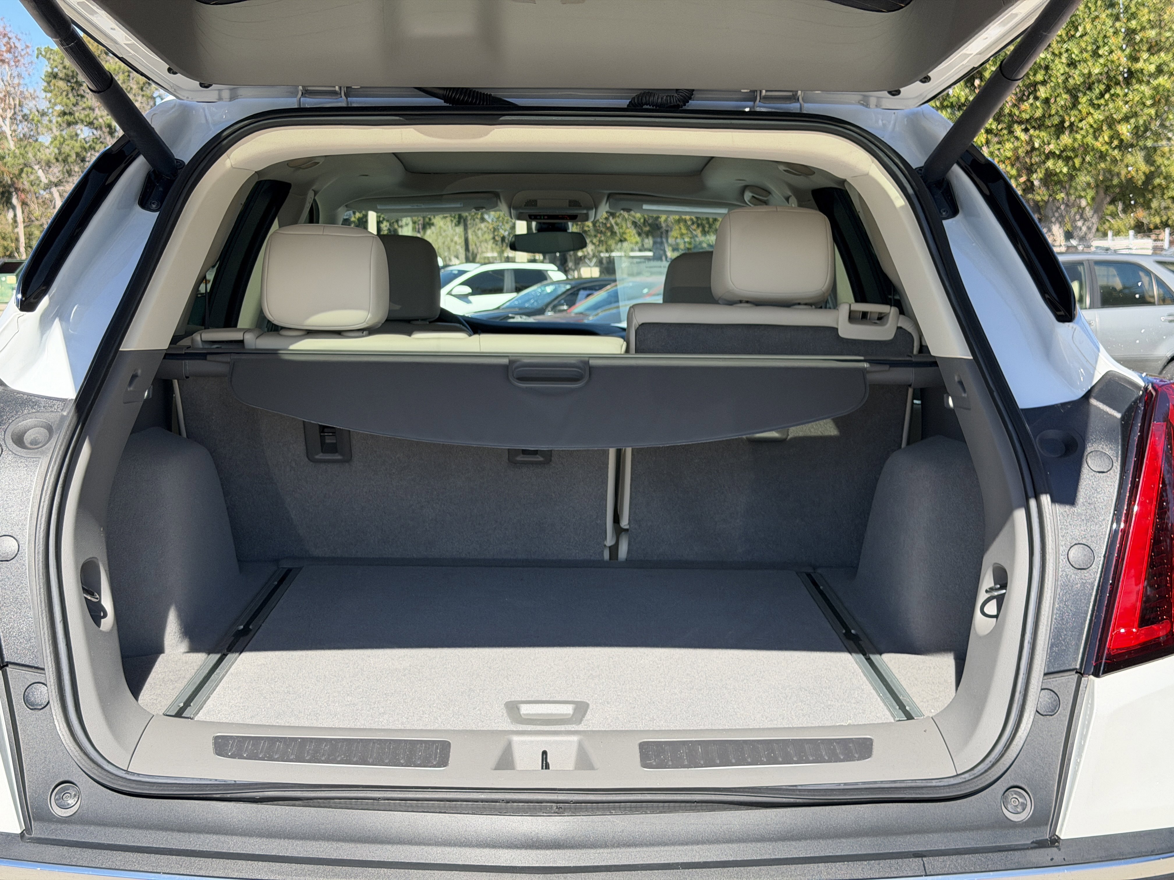 Certified 2022 Cadillac XT5 Premium Luxury image 10