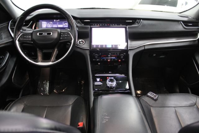 Used 2021 Jeep Grand Cherokee L Limited AWD/4WD image 2